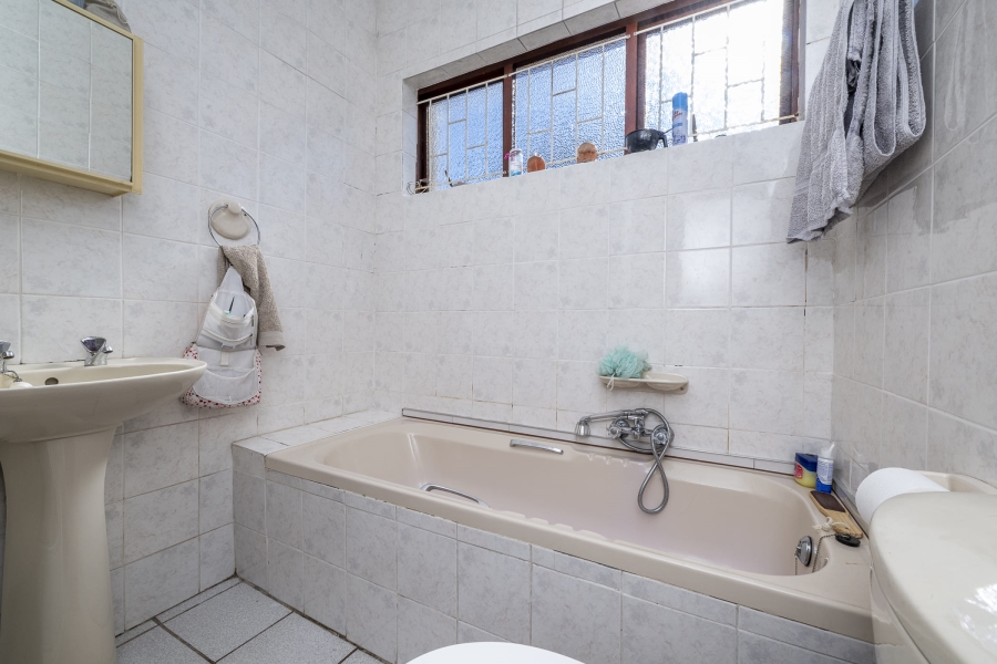 4 Bedroom Property for Sale in Kempenville Western Cape